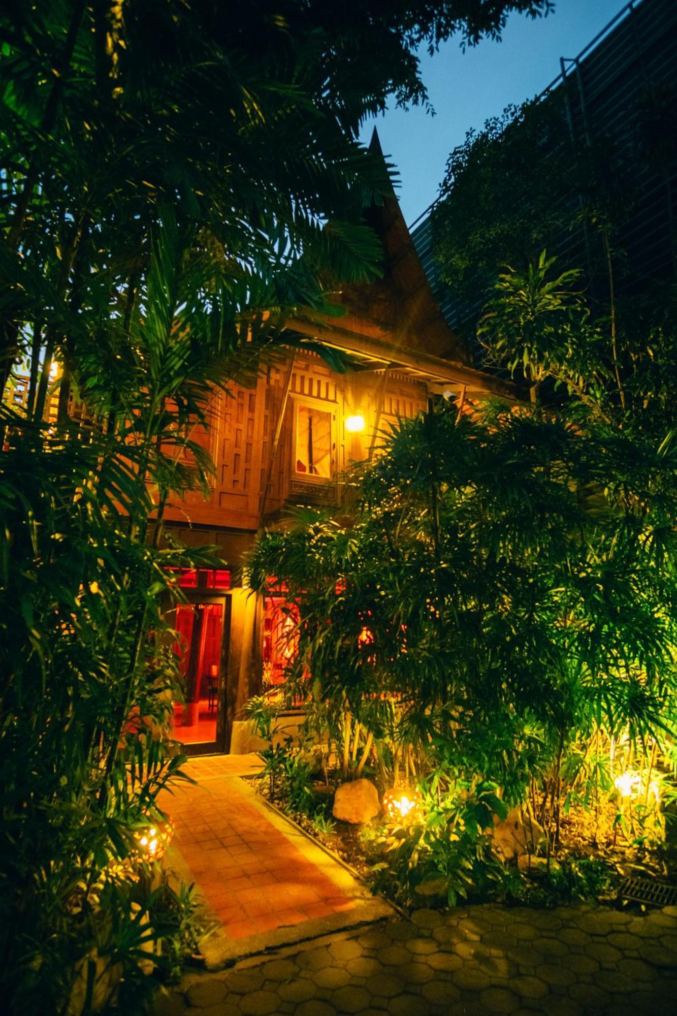 Chakrabongse Villas Банкок Екстериор снимка